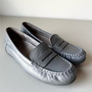 Vionic Marcy Grey Rugged Sole Leather Loafer Size 7